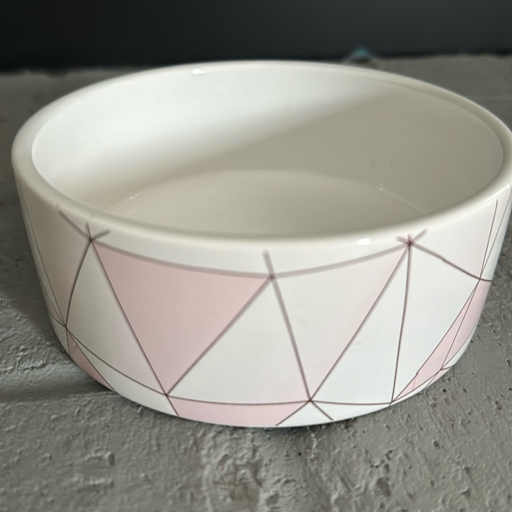 Park Life Designs 5”x2” pet food bowl pink triangle pattern excellent condition